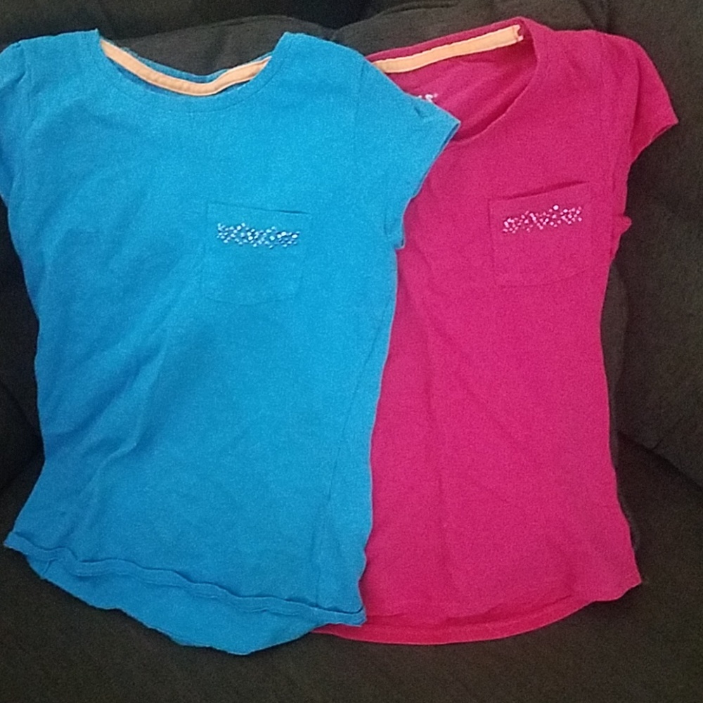 2 tees
